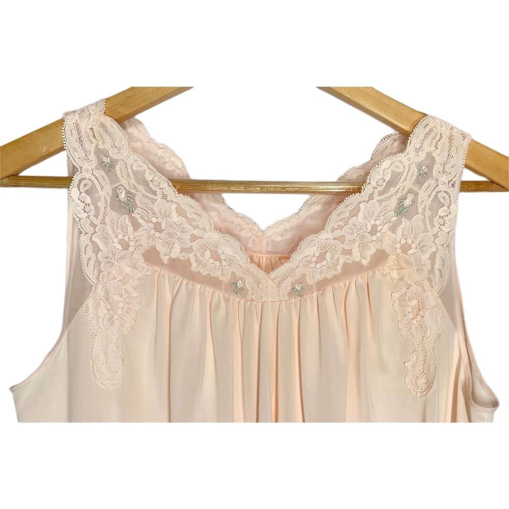 Vintage Feminine Cottagcore Peach Robe & Nightgown Set